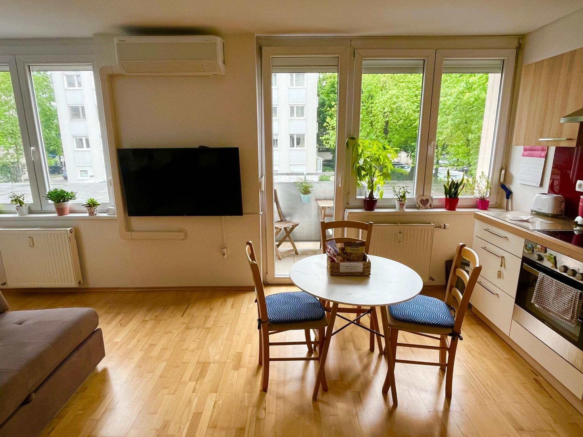 Апартаменты Cosy Studio Andy With Great Location Любляна Экстерьер фото